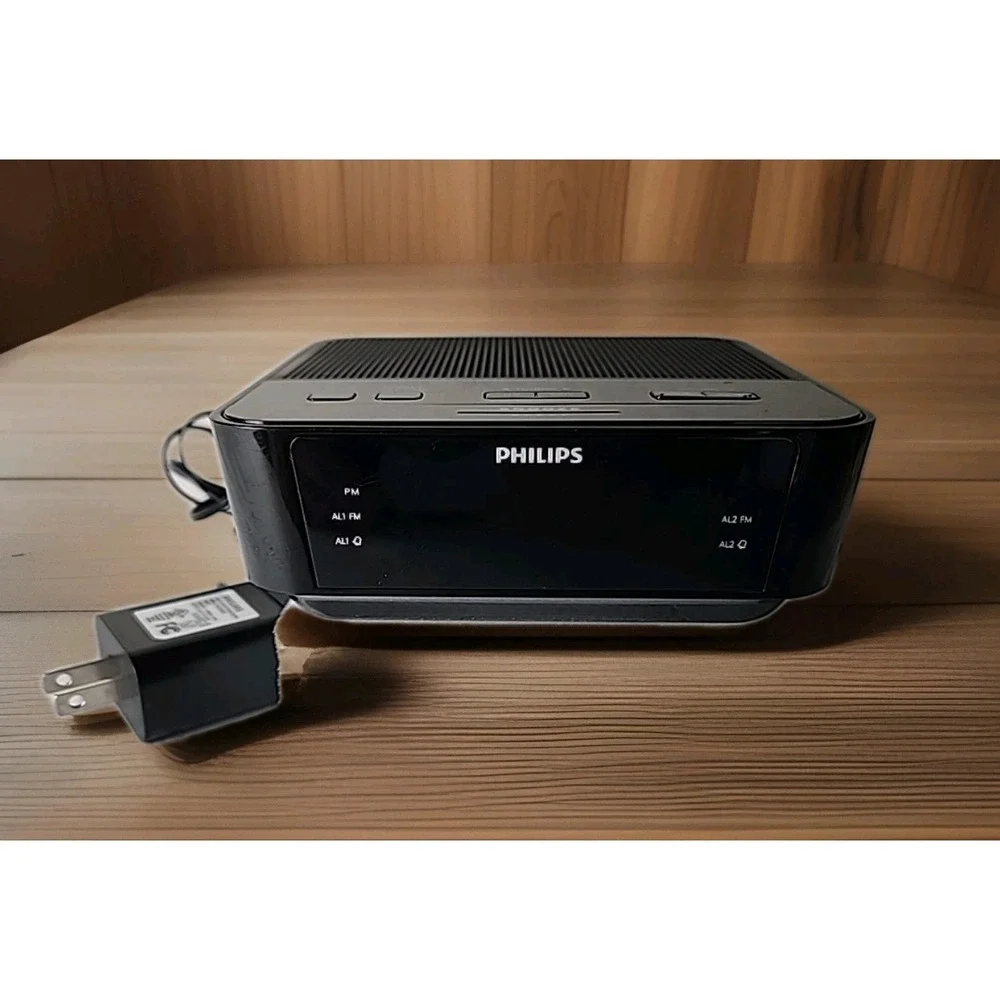 Philips Digital Alarm Clock FM Radio Black AJ3116M/37 Works! Battery Back Up